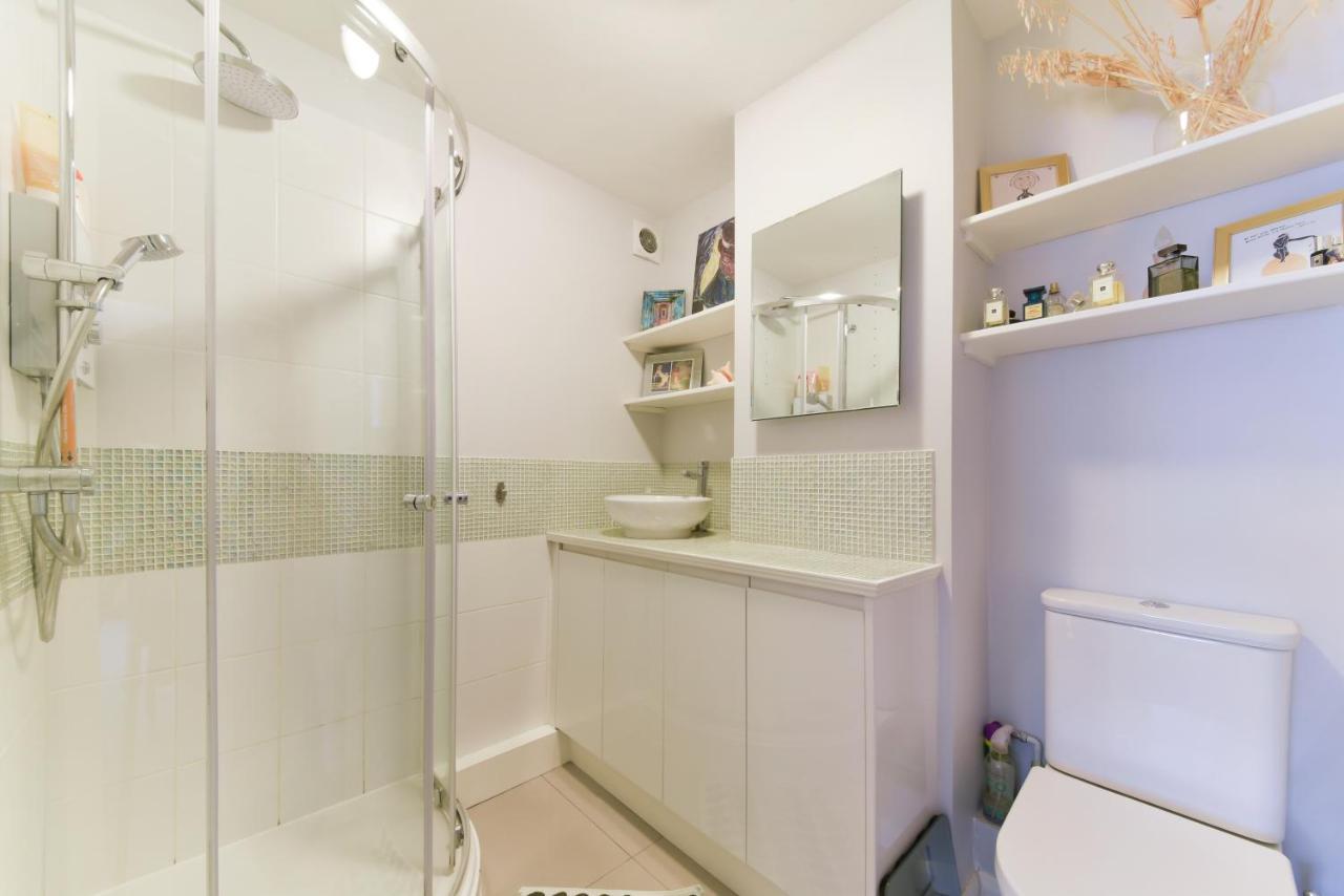 2 Bedroom Apartment Near Southfields London Exteriör bild