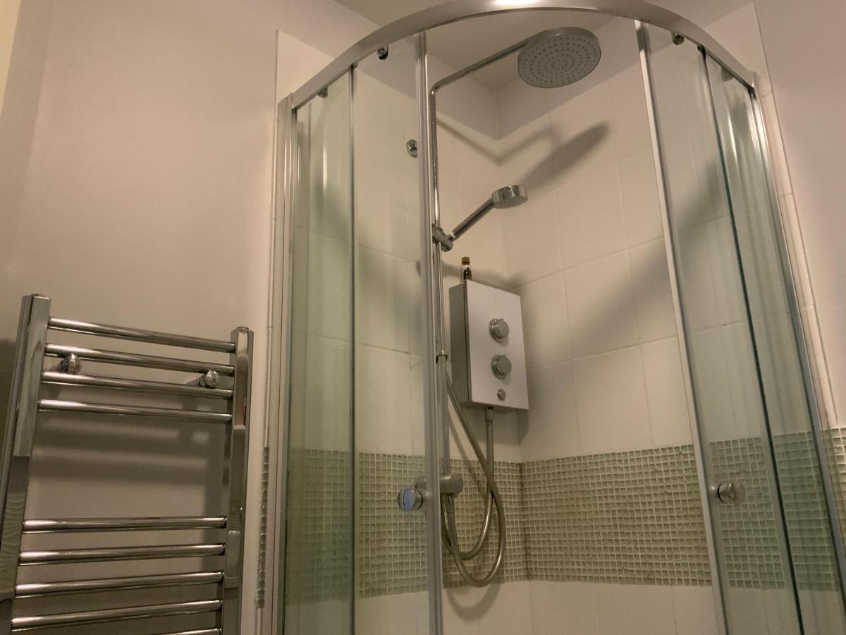 2 Bedroom Apartment Near Southfields London Exteriör bild