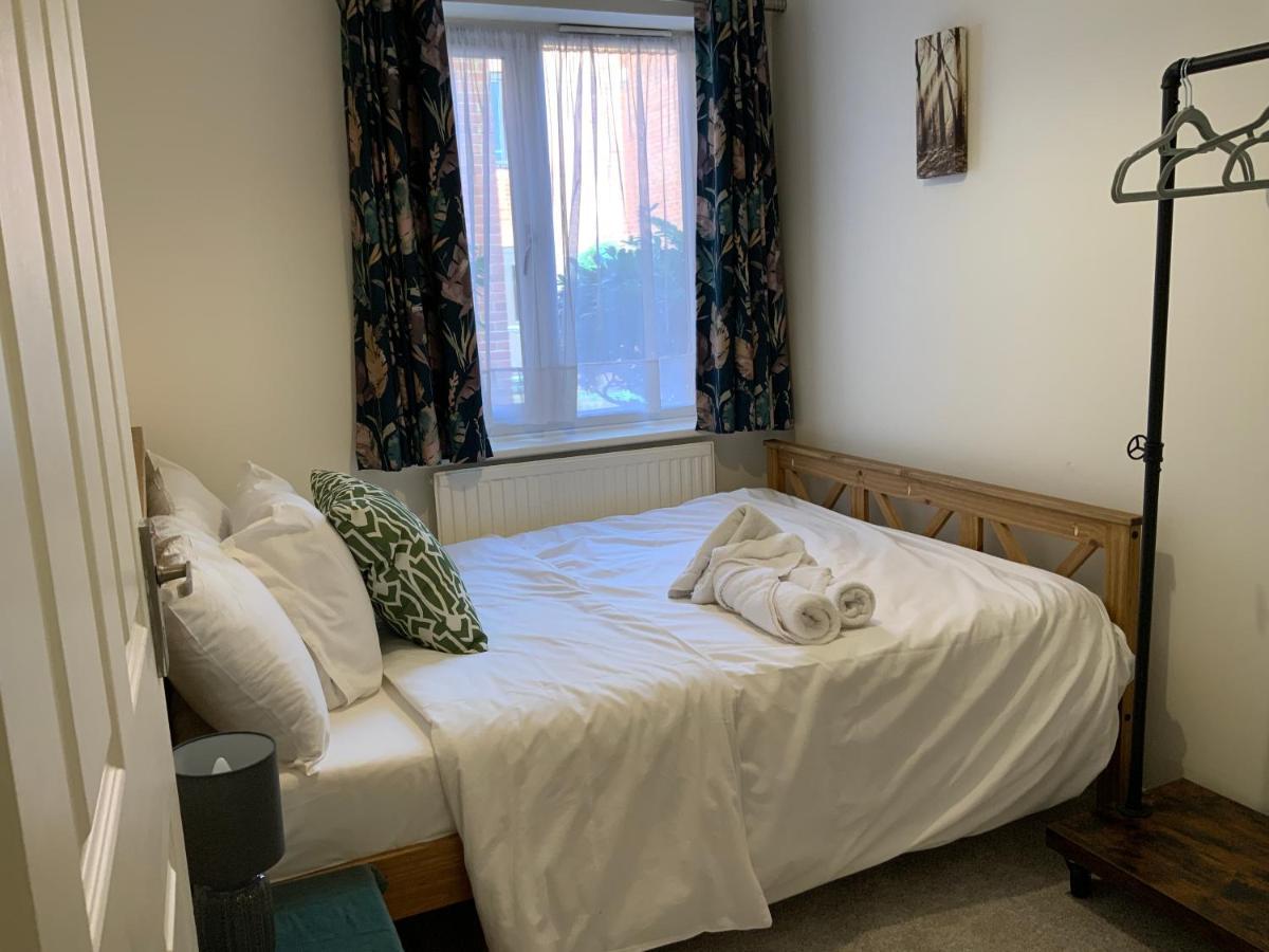 2 Bedroom Apartment Near Southfields London Exteriör bild