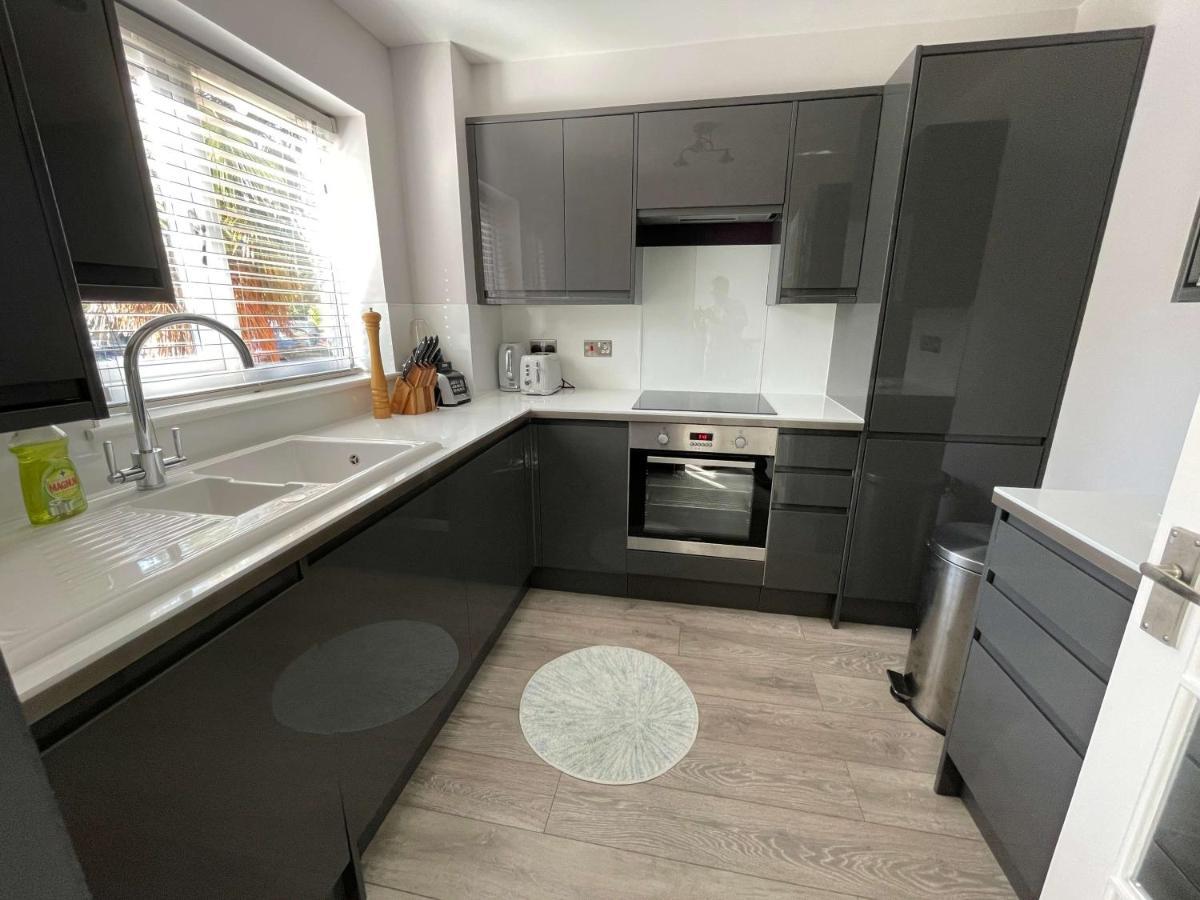 2 Bedroom Apartment Near Southfields London Exteriör bild